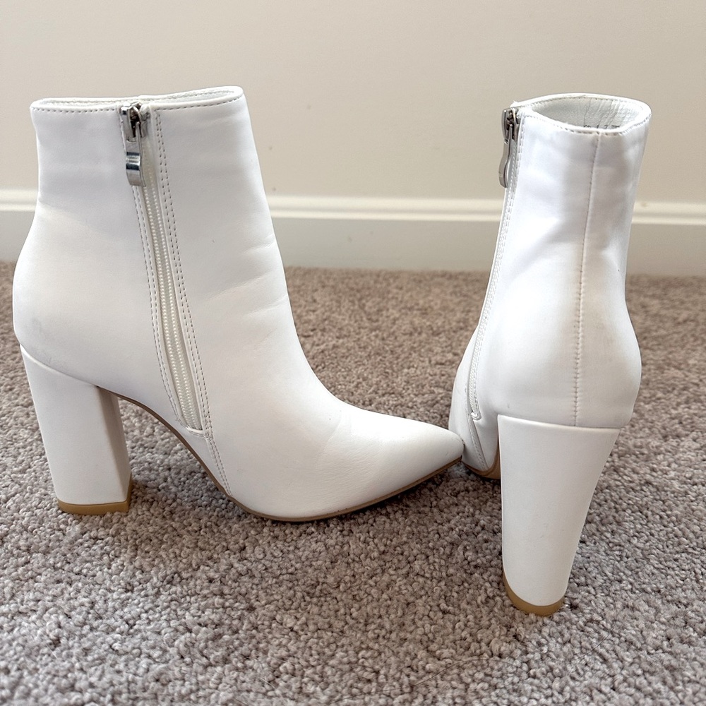 White ankle boots pointed toe with chunky heel